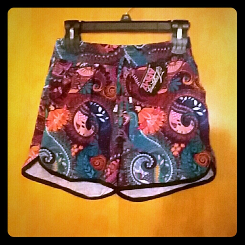 NWT Legging Army Buttery Short Shorts